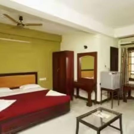 Hotel Soorya Heritage Inn ポンディシェリ エクステリア 写真