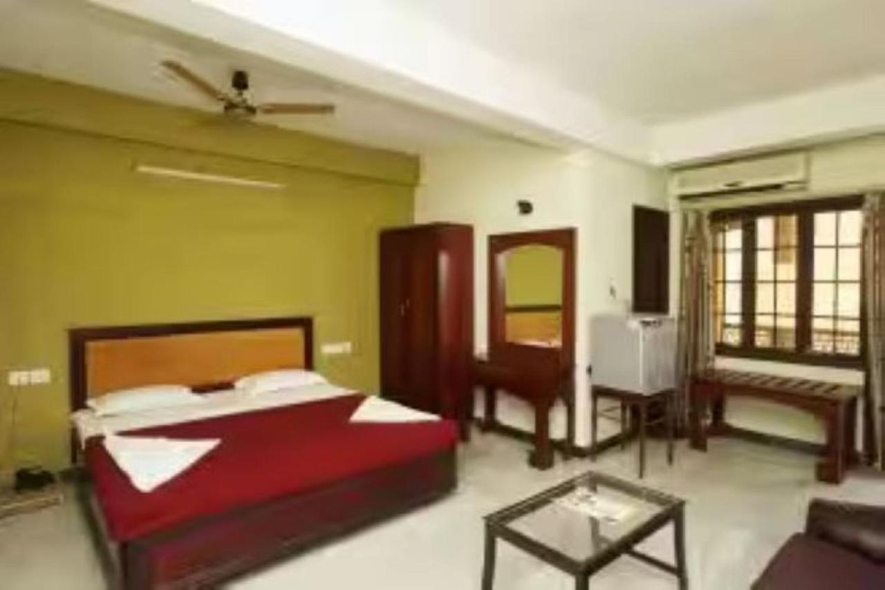 Hotel Soorya Heritage Inn ポンディシェリ エクステリア 写真