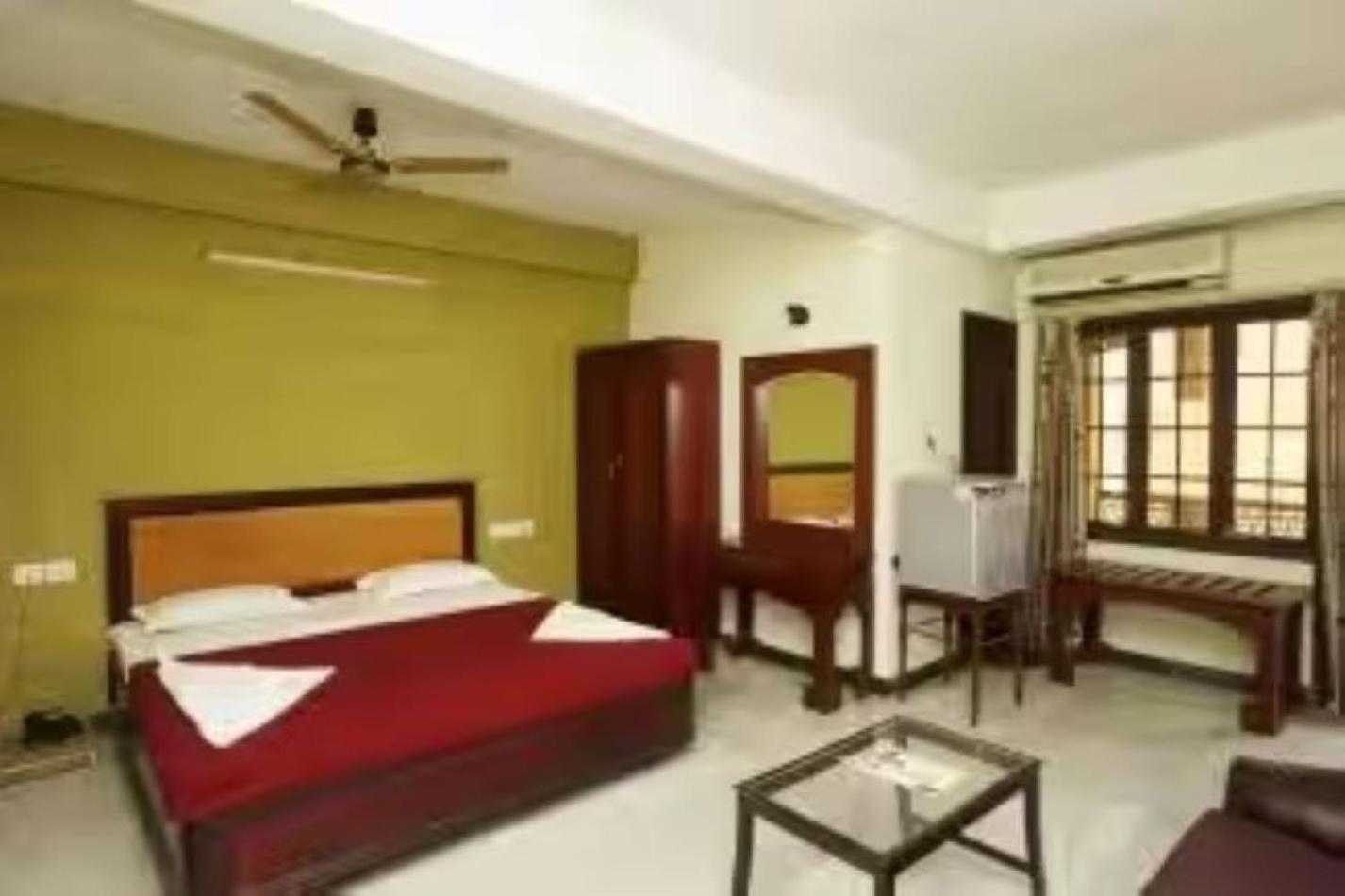 Hotel Soorya Heritage Inn ポンディシェリ エクステリア 写真